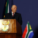 Kong Harald og President Jacob Zuma etter bilaterale samtaler i Pretoria (Foto: Ziphozonke Lushaba / Reuters)